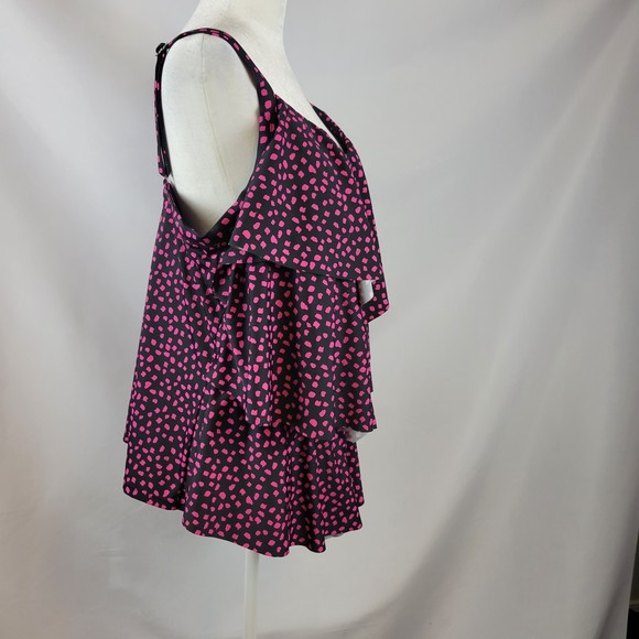 Swimsuits For All Tankini Top Black and Pink Size 18 Tiered Ruffle V Neck NWT - Picture 3 of 10